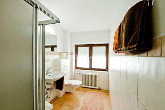 Bathroom apartment B Strobl